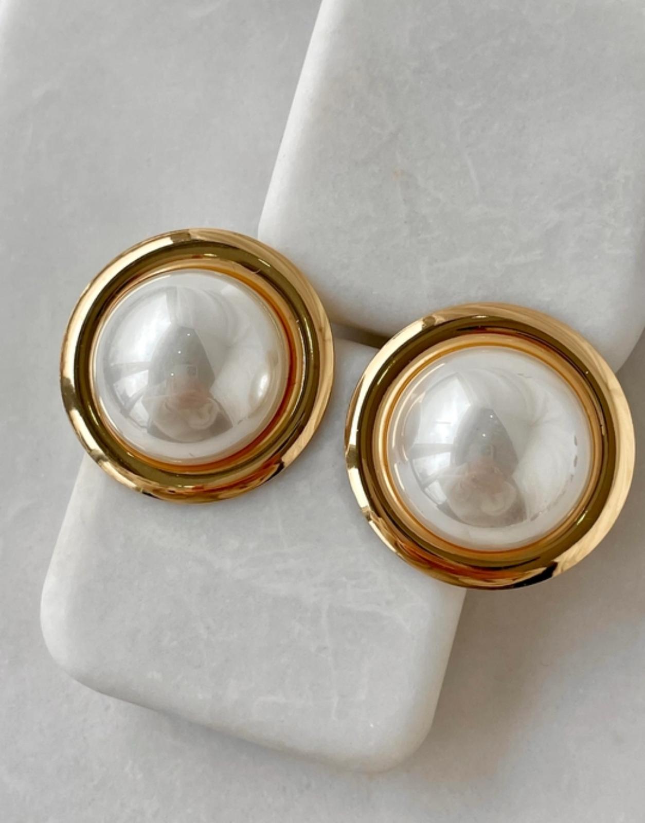 Vintage Pearl Round Earrings